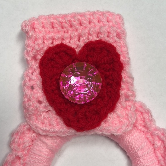 Pink oven kitchen towel hanger with red heart ♥️ - Picture 2 of 3